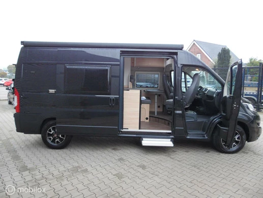Sunlight BUSCAMPER 601 4.PERS 2.3 M-JET 140PK 9G AUTOMAAT EURO 6 - Afbeelding 5 van 30