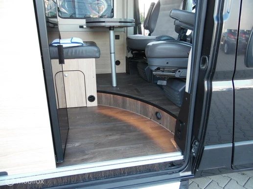 Sunlight BUSCAMPER 601 4.PERS 2.3 M-JET 140PK 9G AUTOMAAT EURO 6 - Afbeelding 21 van 30
