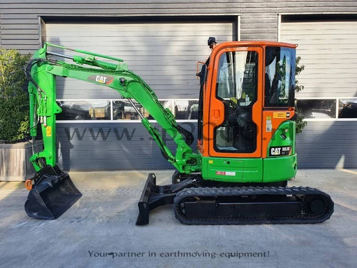 Caterpillar  - Afbeelding 1 van 20