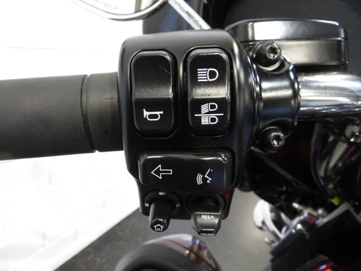Harley-Davidson Electra Glide - Afbeelding 12 van 16