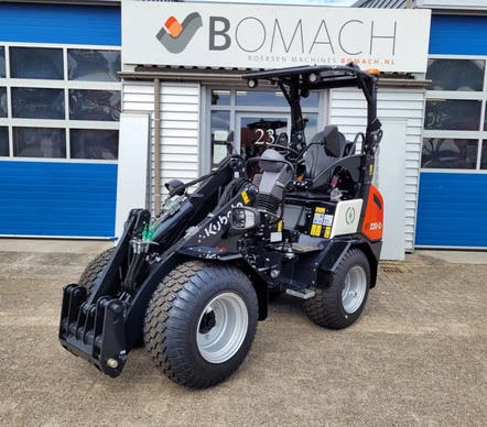 Kubota  - Afbeelding 1 van 16