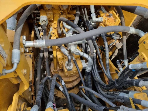 Caterpillar  - Afbeelding 19 van 24