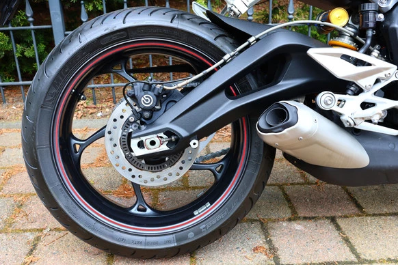 Triumph Street Triple - Afbeelding 14 van 25