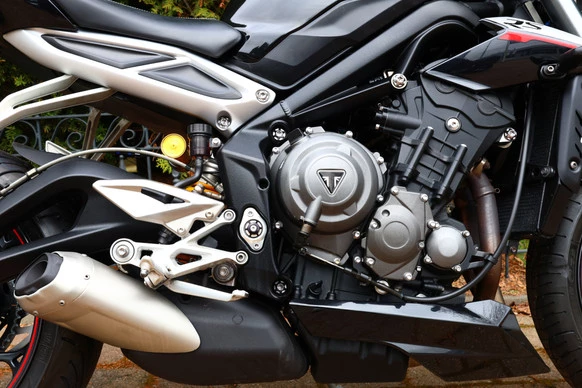 Triumph Street Triple - Afbeelding 16 van 25