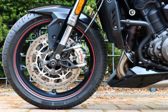 Triumph Street Triple - Afbeelding 21 van 25