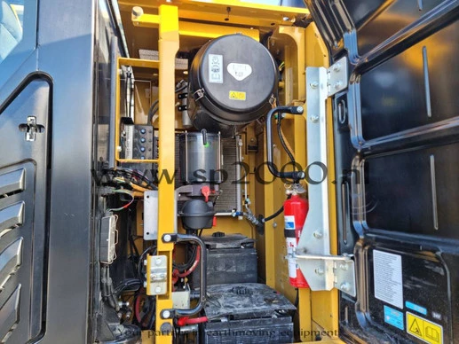 Caterpillar  - Afbeelding 15 van 24