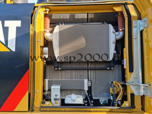 Caterpillar  - Afbeelding 16 van 24