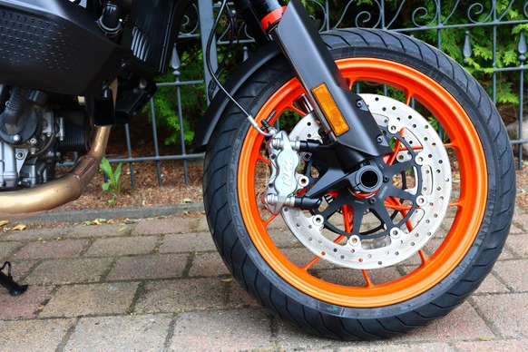 KTM 890 - Afbeelding 14 van 25