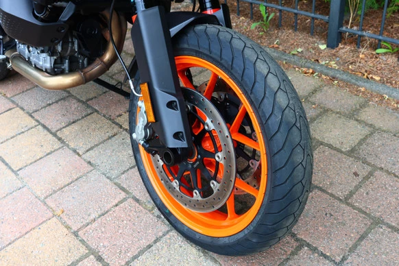 KTM 890 - Afbeelding 15 van 25