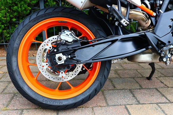 KTM 890 - Afbeelding 16 van 25