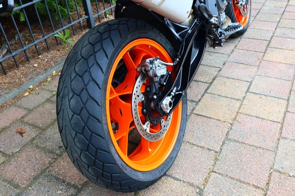 KTM 890 - Afbeelding 17 van 25