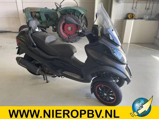 Piaggio MP3 - Afbeelding 1 van 11