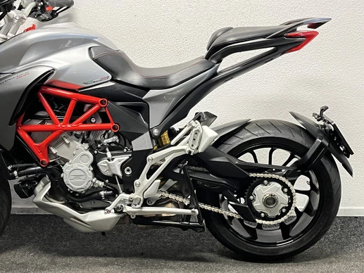 MV Agusta Turismo veloce - Afbeelding 14 van 18