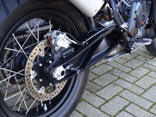 KTM 890 - Afbeelding 6 van 13