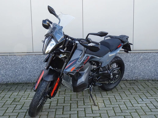 KTM 890 - Afbeelding 7 van 13