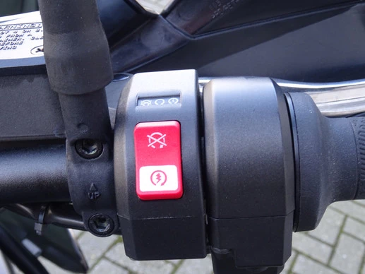 KTM 890 - Afbeelding 13 van 13