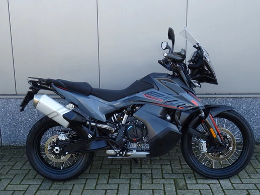 KTM 890 - Afbeelding 1 van 13