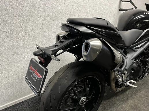 Triumph  - Afbeelding 10 van 21