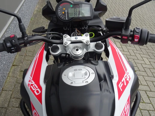 BMW F 750 GS - Afbeelding 11 van 16