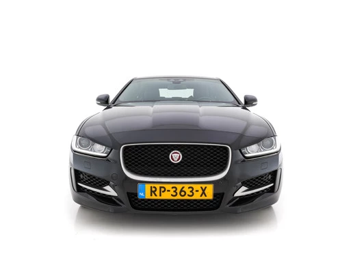 Jaguar XE - Afbeelding 2 van 30