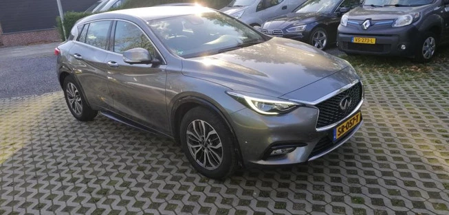 Infiniti Q - Afbeelding 2 van 10