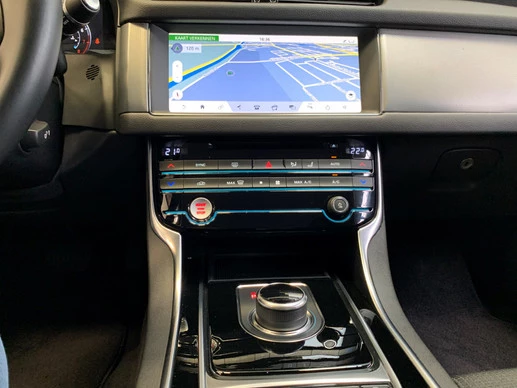 Jaguar XF - Afbeelding 8 van 30