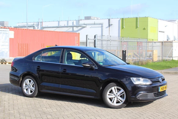 Volkswagen Jetta - Afbeelding 26 van 30