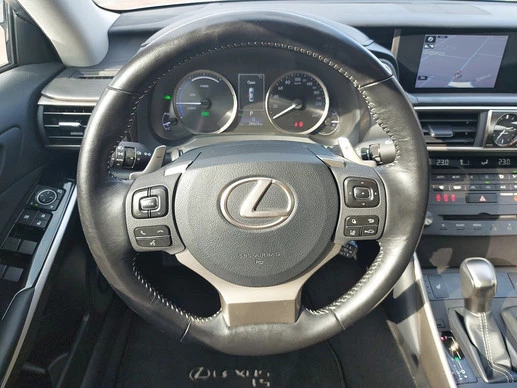 Lexus IS - Afbeelding 12 van 24