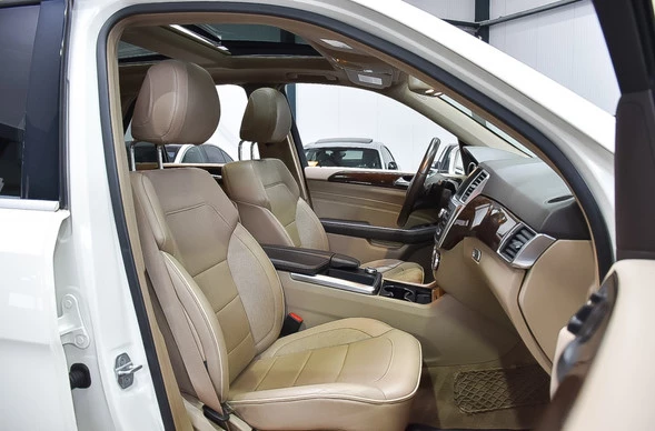 Mercedes-Benz M-Klasse - Afbeelding 8 van 24