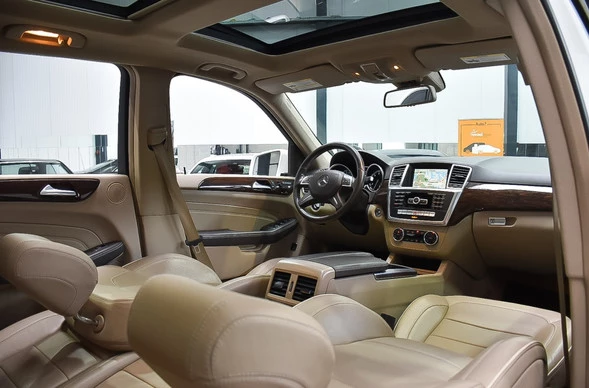 Mercedes-Benz M-Klasse - Afbeelding 11 van 24