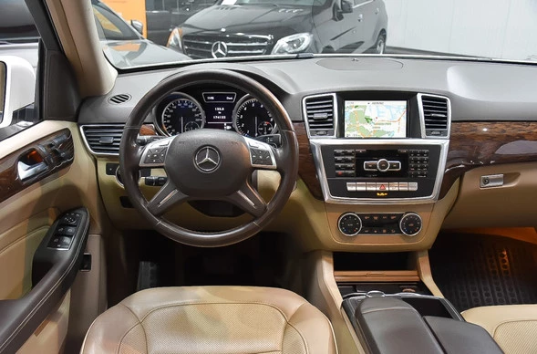 Mercedes-Benz M-Klasse - Afbeelding 13 van 24