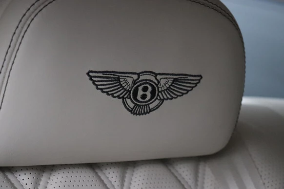 Bentley Flying Spur - Afbeelding 28 van 30