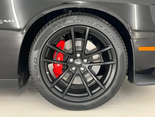 Dodge Challenger - Afbeelding 22 van 27