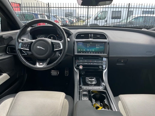 Jaguar XE - Afbeelding 13 van 30