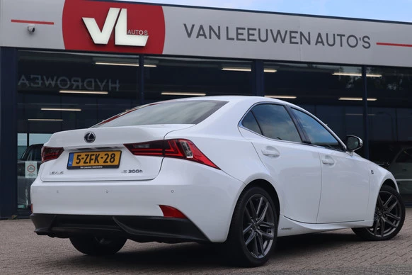 Lexus IS - Afbeelding 2 van 30