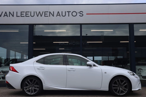 Lexus IS - Afbeelding 8 van 30