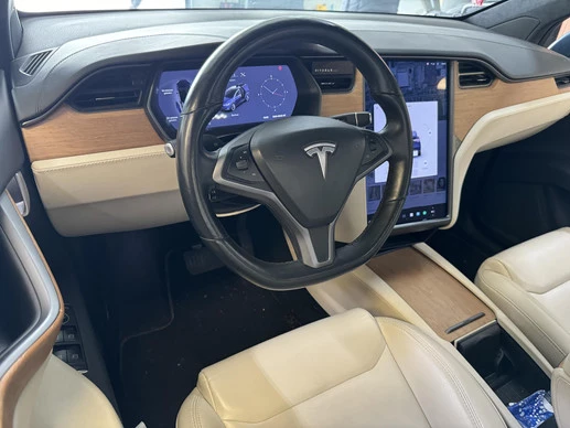 Tesla Model X - Afbeelding 15 van 17