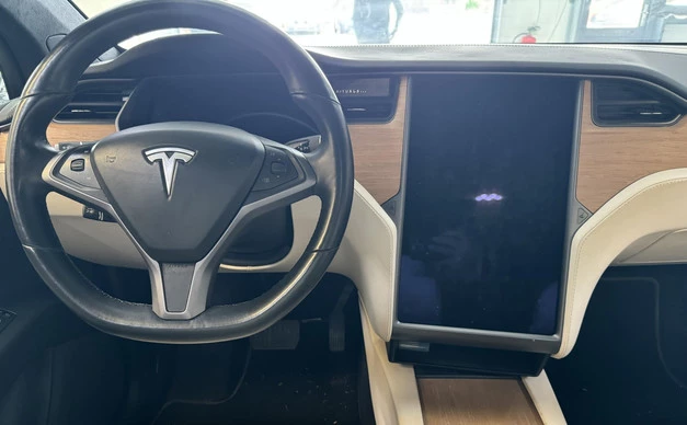 Tesla Model X - Afbeelding 17 van 17