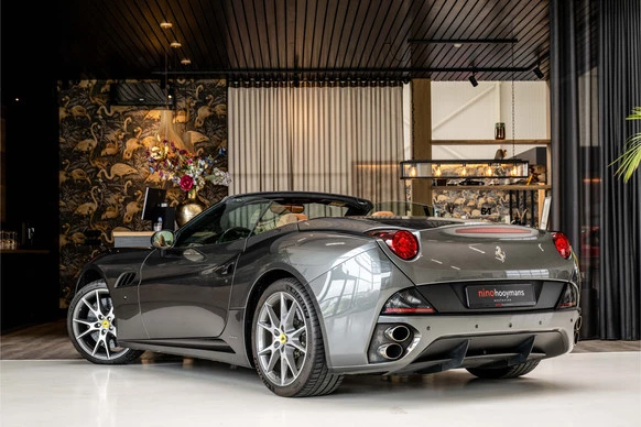 Ferrari California - Afbeelding 11 van 30