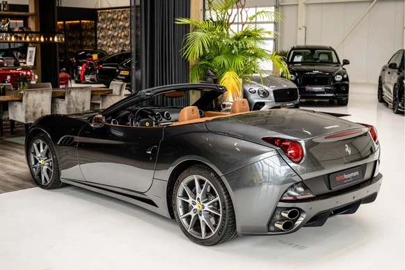 Ferrari California - Afbeelding 13 van 30