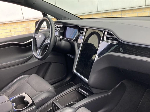 Tesla Model X - Afbeelding 25 van 30