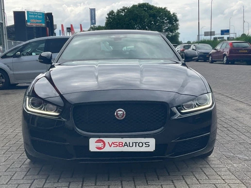 Jaguar XE - Afbeelding 16 van 17