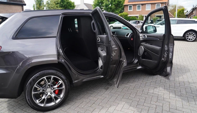 Jeep Grand Cherokee - Afbeelding 16 van 30