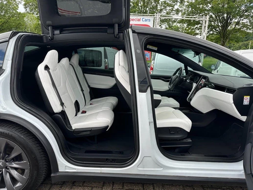 Tesla Model X - Afbeelding 25 van 29