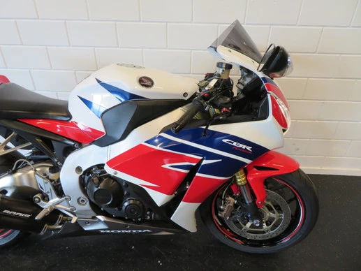 Honda CBR 1000 RR - Afbeelding 9 van 15