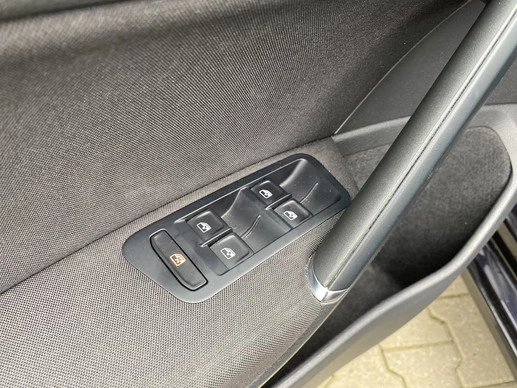 Volkswagen Golf - Afbeelding 16 van 30