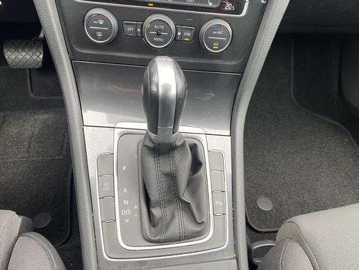 Volkswagen Golf - Afbeelding 25 van 30