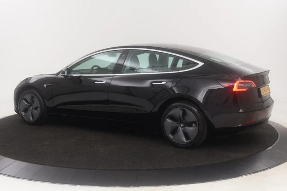 Tesla Model 3 - Afbeelding 2 van 30