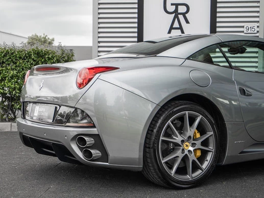 Ferrari California - Afbeelding 8 van 30