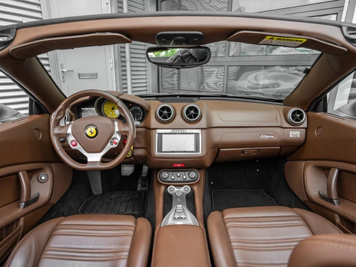 Ferrari California - Afbeelding 15 van 30